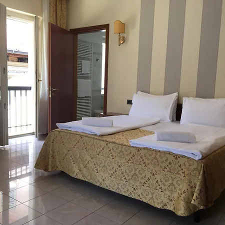 Hotel Il Portico By Lvg Collection 3*