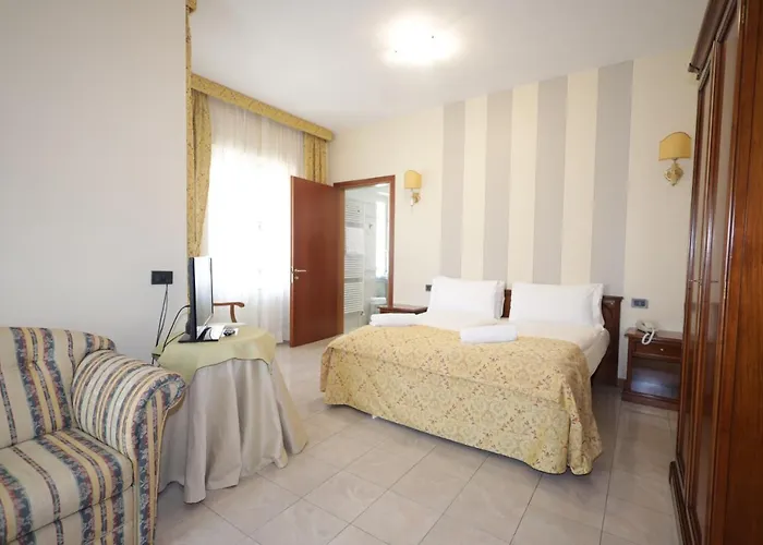 Lvg Collection - Il Portico 호텔 3*